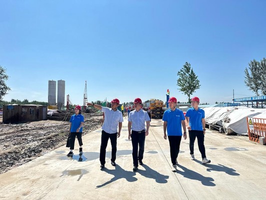 情系职工，，，，清凉一夏——欧亚国际集团公司夏日送眷注