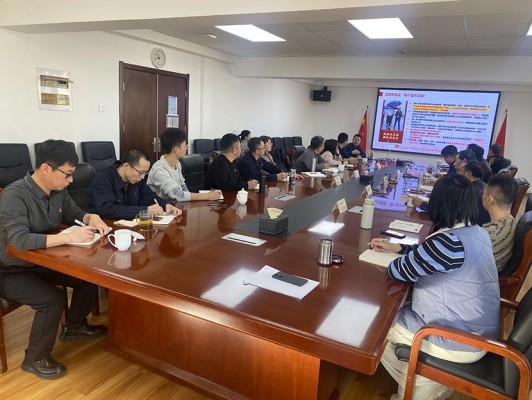 欧亚国际集团党委举行下层党支部书记培训