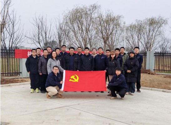 植树添绿映初心，，，，，，，联学共建促生长